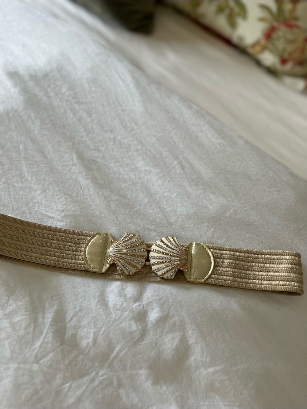 Lilly Pulitzer Gold Shell-Accent Stretch Waist Belt
